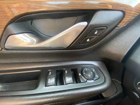 Used 2020 GMC Terrain SLE w/ Driver Convenience Package FWD image 15