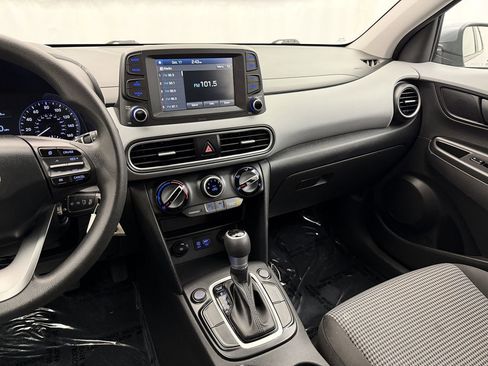 Used 2020 Hyundai Kona SE image 19