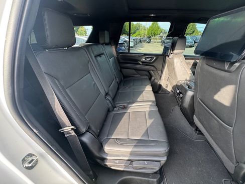 Used 2023 Chevrolet Tahoe Z71 w/ Luxury Package AWD/4WD image 18