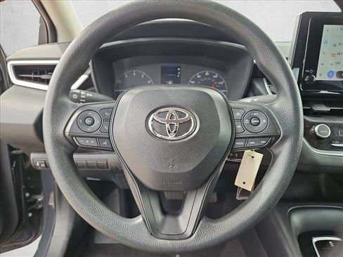 Used 2025 Toyota Corolla LE FWD image 13