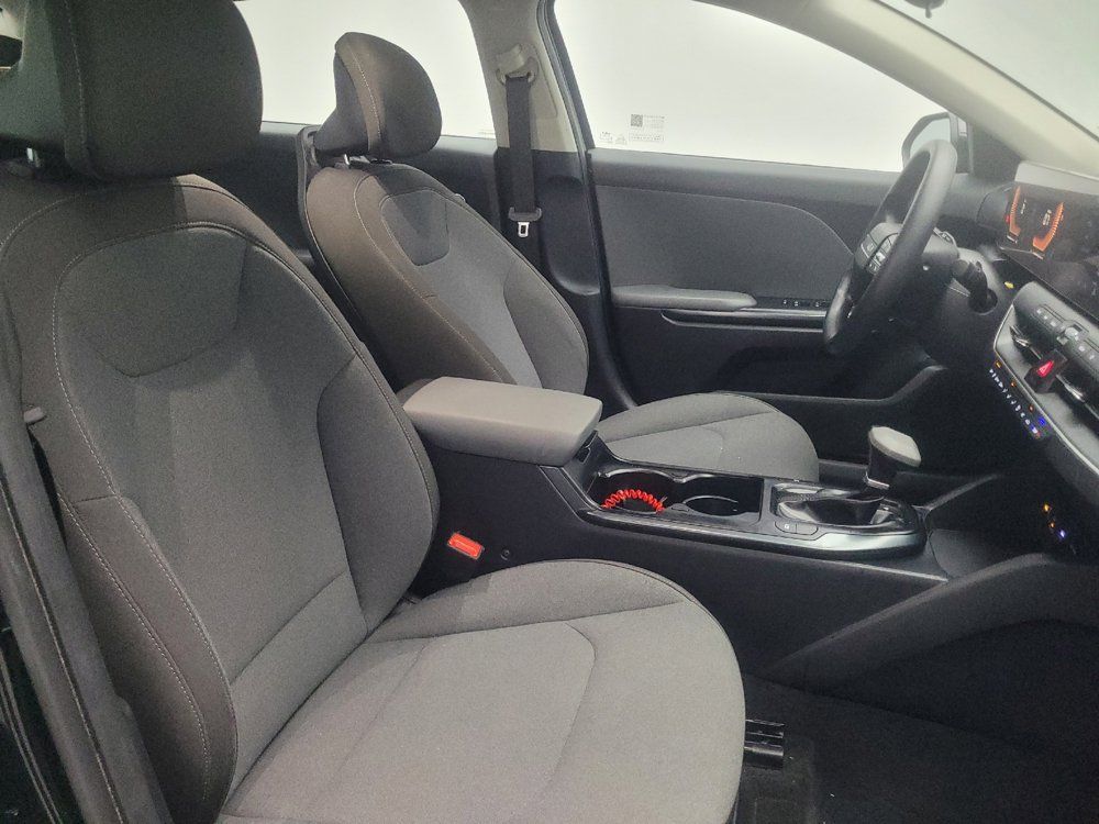Used 2025 Kia K4 FWD image 21