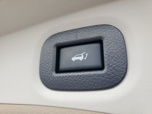 Certified 2019 Nissan Rogue SV image 7