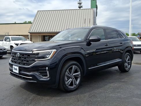 Certified 2024 Volkswagen Atlas Cross Sport SEL R-Line AWD/4WD image 3