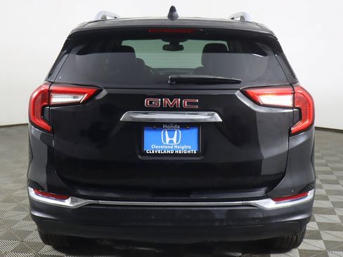 Used 2024 GMC Terrain SLT image 11