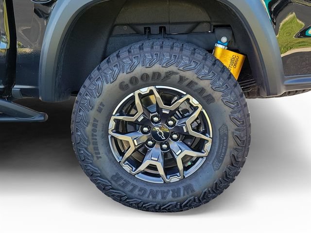 Used 2026 Chevrolet Colorado ZR2 w/ Technology Package AWD/4WD image 30