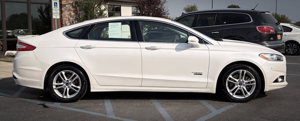 Used 2016 Ford Fusion Energi Titanium w/ Driver Assist Package FWD image 26