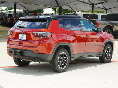 Used 2024 Jeep Compass Trailhawk w/ Trailer Tow Group AWD/4WD image 5