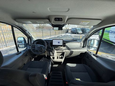 Used 2022 Ford Transit 350 XLT image 12