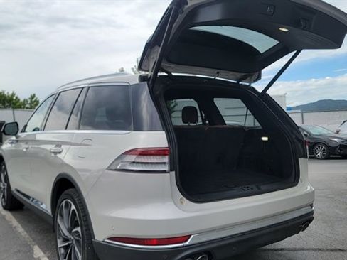 Used 2020 Lincoln Aviator Reserve w/ Equipment Group 202A AWD/4WD image 8