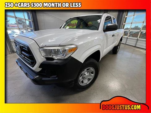Used 2019 Toyota Tacoma SR image 1