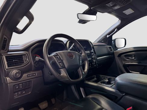 Used 2024 Nissan Titan PRO-4X w/ Pro-4x Convenience Package AWD/4WD image 9