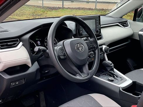 Used 2022 Toyota RAV4 XLE image 15