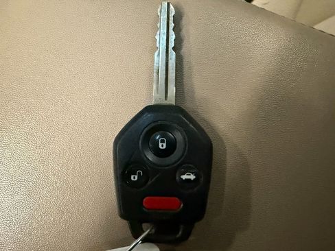 Used 2017 Subaru Legacy 2.5i Premium image 17