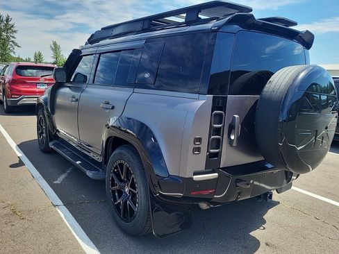 Used 2021 Land Rover Defender 110 X-Dynamic HSE AWD/4WD image 4