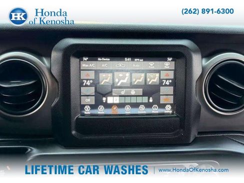 Used 2020 Jeep Gladiator Sport w/ Technology Group image 21