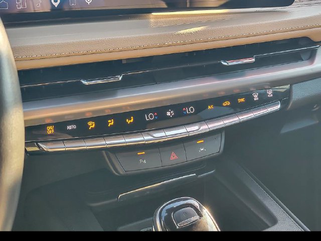 Certified 2025 Cadillac XT4 Premium Luxury FWD image 14
