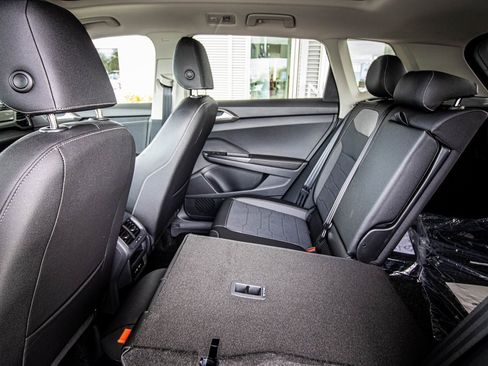 New 2026 Volkswagen Taos SE image 47