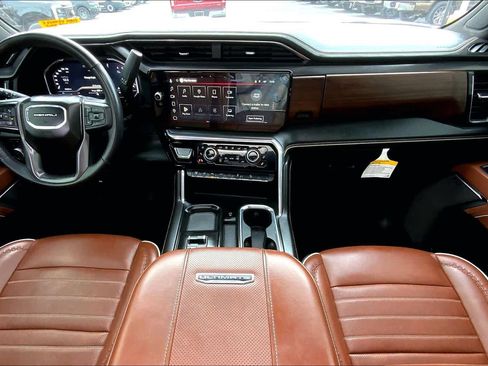 Used 2025 GMC Sierra 2500 Denali Ultimate image 14