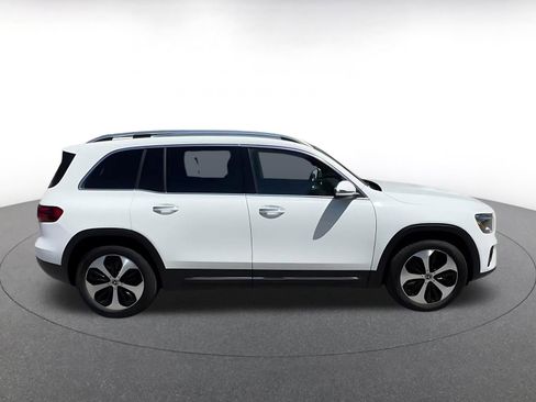 Used 2025 Mercedes-Benz GLB 250 4MATIC image 16
