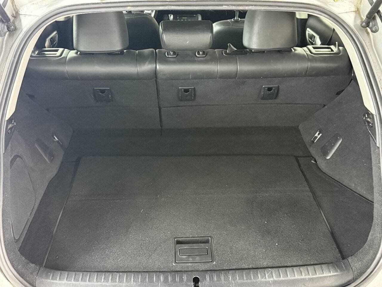 Used 2012 Lexus CT 200h Premium w/ Leather Pkg FWD image 17