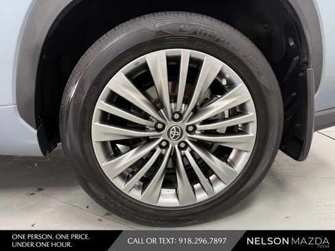 Used 2021 Toyota Highlander Platinum AWD/4WD image 13