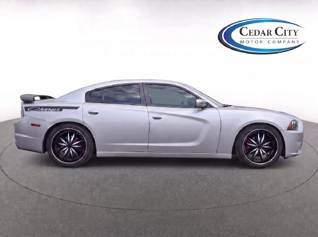 Used 2012 Dodge Charger SE RWD image 7