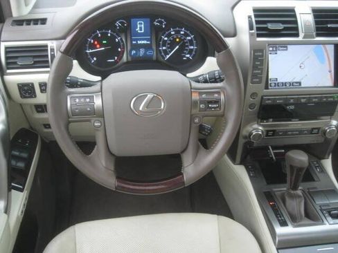 Used 2015 Lexus GX 460 w/ Premium Package AWD/4WD image 16