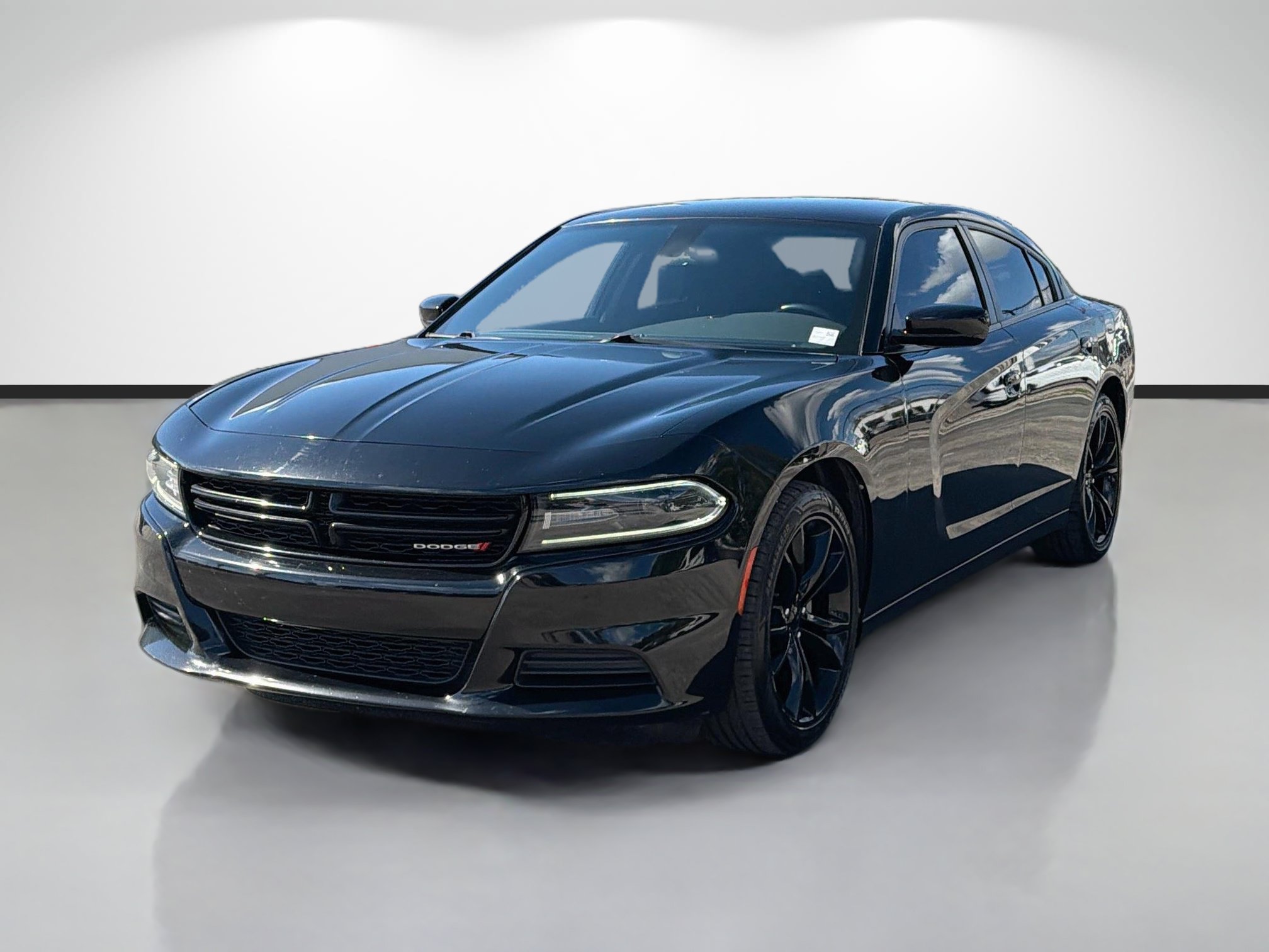 Used 2021 Dodge Charger SXT w/ Cold Weather Package RWD image 4