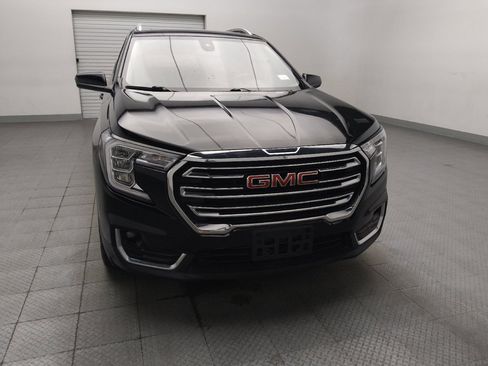 Used 2022 GMC Terrain SLT w/ LPO, 'HIT The Road' Package FWD image 14