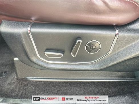 Used 2015 Ford F150 Platinum w/ Equipment Group 701A Luxury image 16