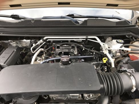 Used 2023 Chevrolet Colorado W/T image 16