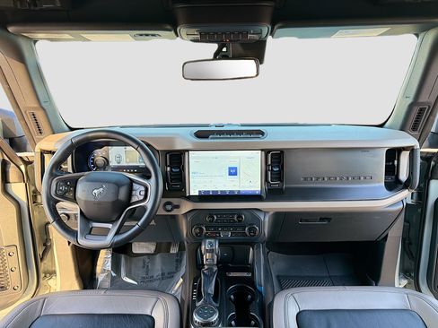 Used 2022 Ford Bronco Wildtrak image 4