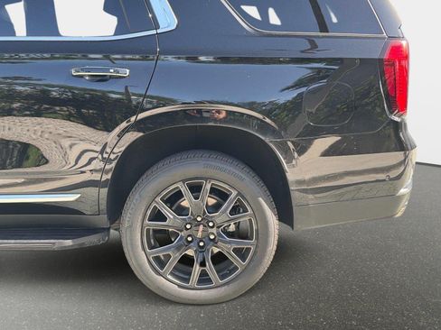 Used 2026 GMC Yukon Denali w/ Advanced Technology Package AWD/4WD image 14