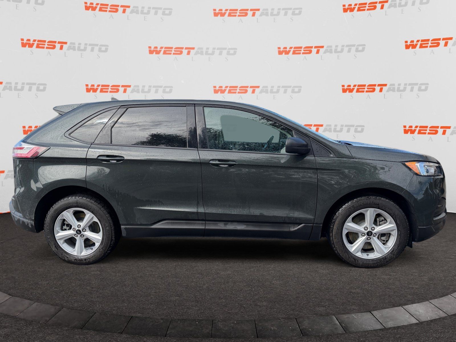 Used 2024 Ford Edge SE w/ Cargo Accessory Package AWD/4WD image 6