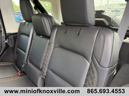 Used 2021 Jeep Wrangler Unlimited Sahara AWD/4WD image 16