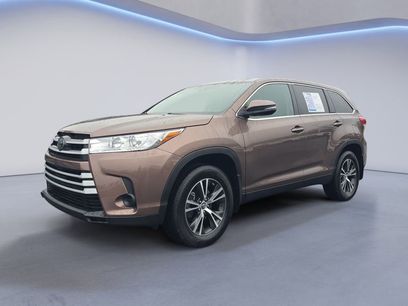 Used 2019 Toyota Highlander LE