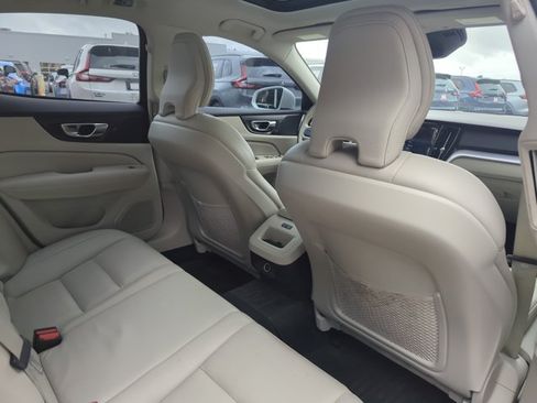 Used 2019 Volvo S60 T6 Momentum w/ Premium Package AWD/4WD image 25