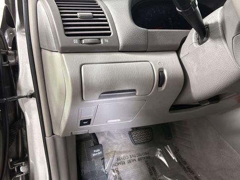 Used 2006 Toyota Camry XLE FWD image 26