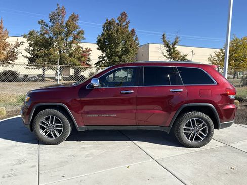 Used 2019 Jeep Grand Cherokee Limited image 2