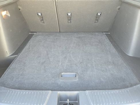 Used 2025 Chevrolet Trax LT FWD image 32