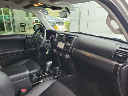 Used 2018 Toyota 4Runner TRD Off-Road Premium image 31