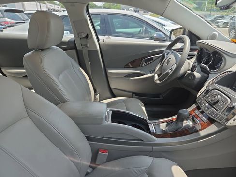 Used 2011 Buick LaCrosse CXL FWD image 11