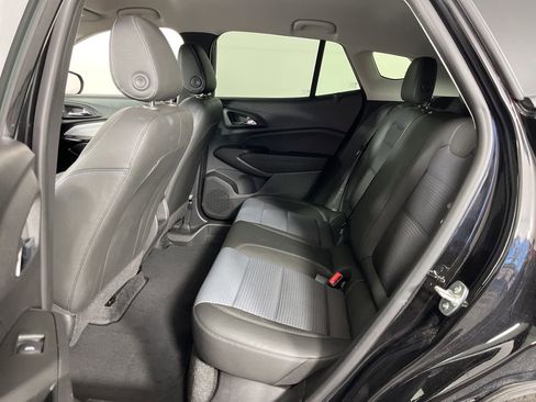 Certified 2025 Chevrolet Trax LT image 23