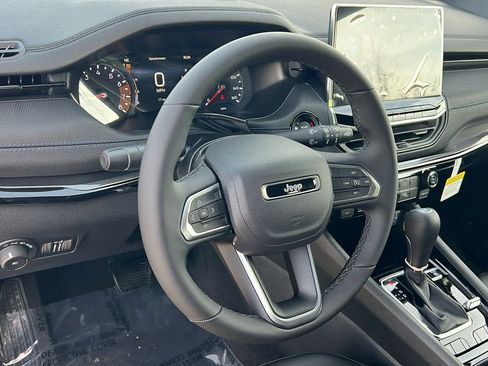 New 2026 Jeep Compass Latitude image 10