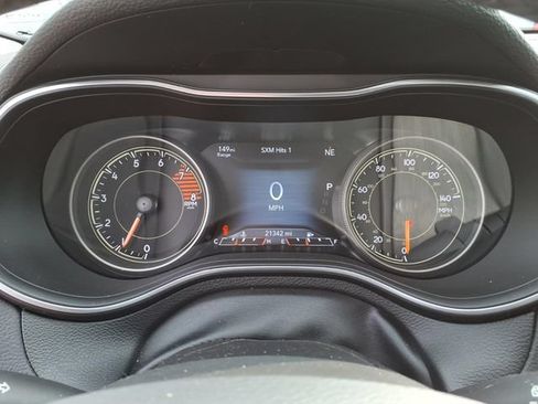 Certified 2022 Jeep Cherokee Latitude Lux w/ Sun & Sound Group AWD/4WD image 17