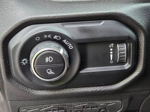 Used 2025 Jeep Gladiator Willys AWD/4WD image 28