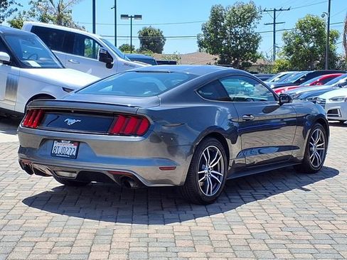 Used 2017 Ford Mustang Coupe RWD image 5