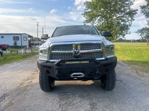 Used 2015 RAM 2500 Laramie AWD/4WD image 2