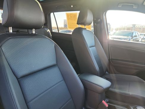 Used 2020 Volkswagen Tiguan SE R-Line w/ 3rd Row Seat Package image 33