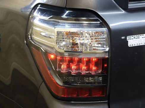 Used 2019 Toyota 4Runner Limited AWD/4WD image 19